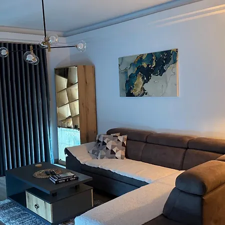 Lynx Apartment *