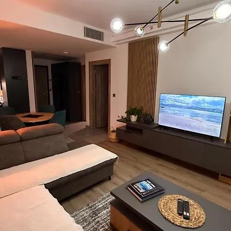 Lynx Apartment